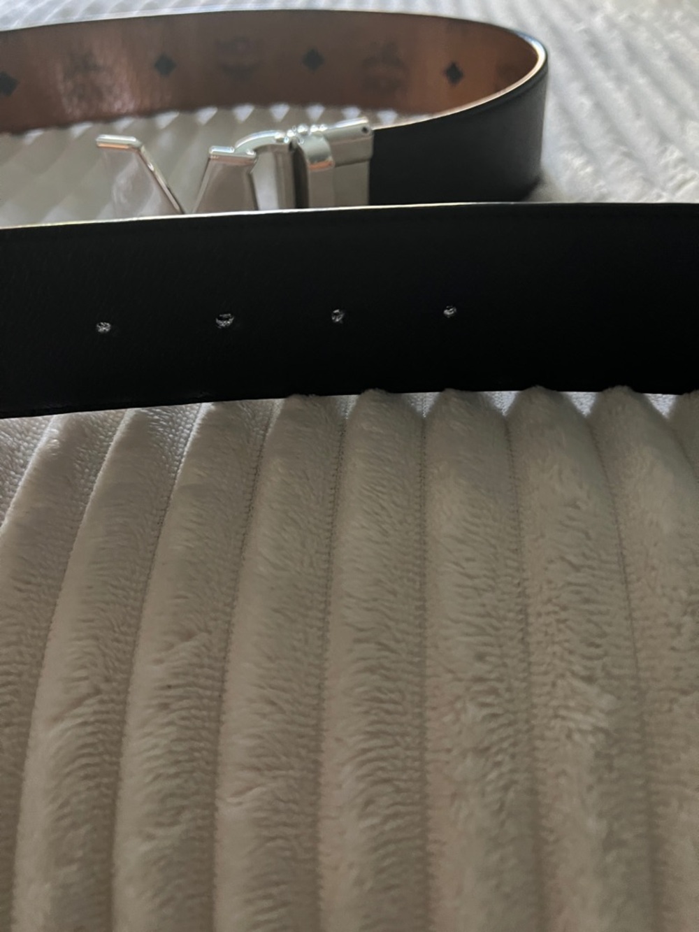 Authentic MCM Black/ Brown reversible Leather Belt with Silver M Logo Buckle - Picture 4 of 5